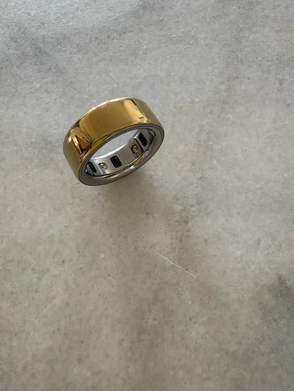 Oura Smart Ring Gen 4 in Gold Finish
